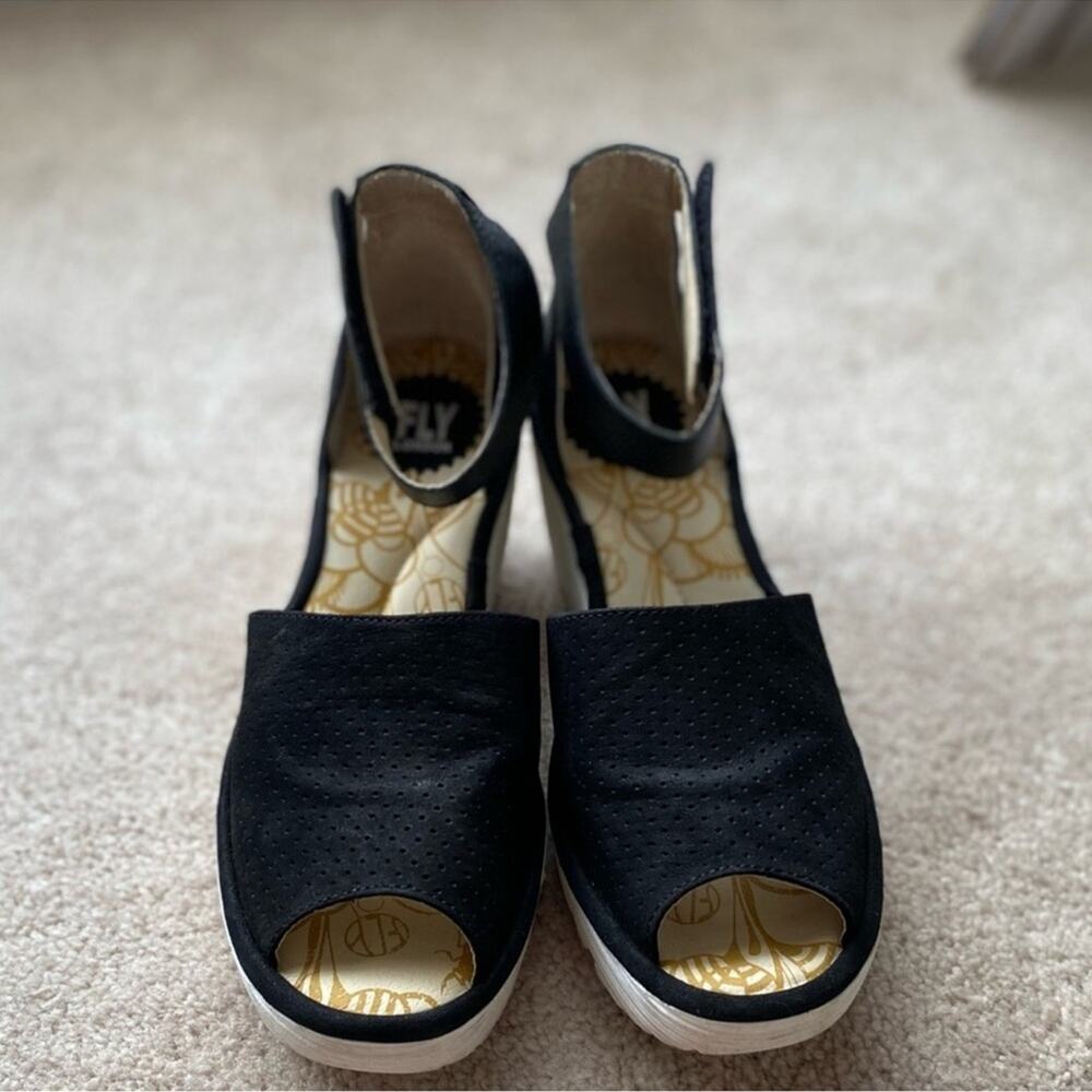 FLY London Black Ankle Strap Perforated Leather Wedge Sandals Size 37/6.5-7 - Picture 2 of 5